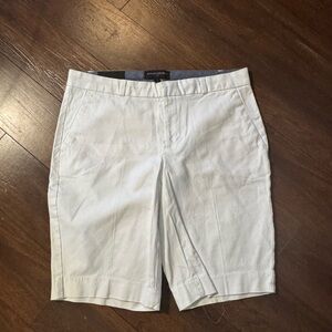 Banana Republic women’s Cream Flat Front Shorts
